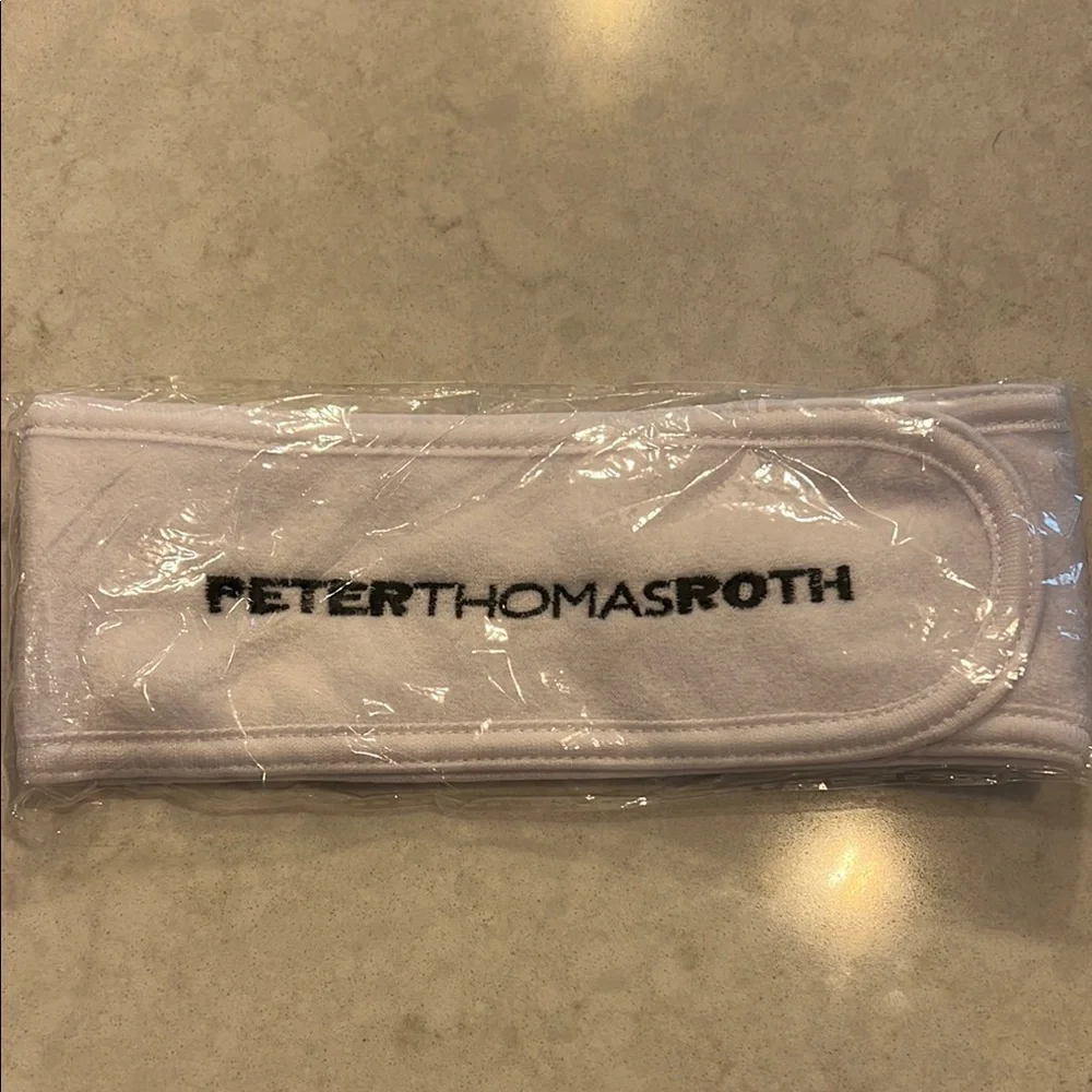 Peter Thomas Roth White Towel Accessory - Picture 1 of 1